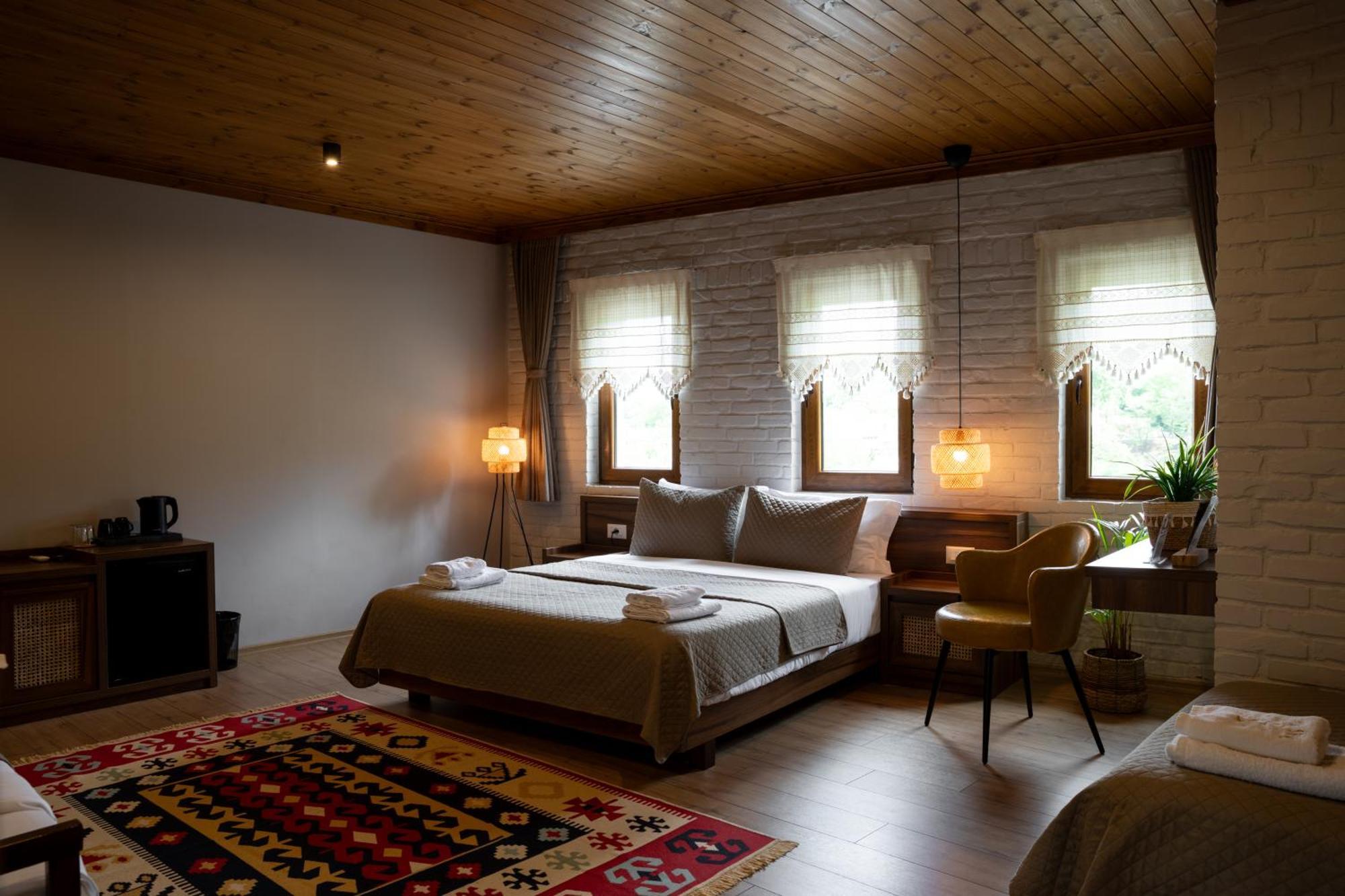 Hotel The Stone Sky 3*