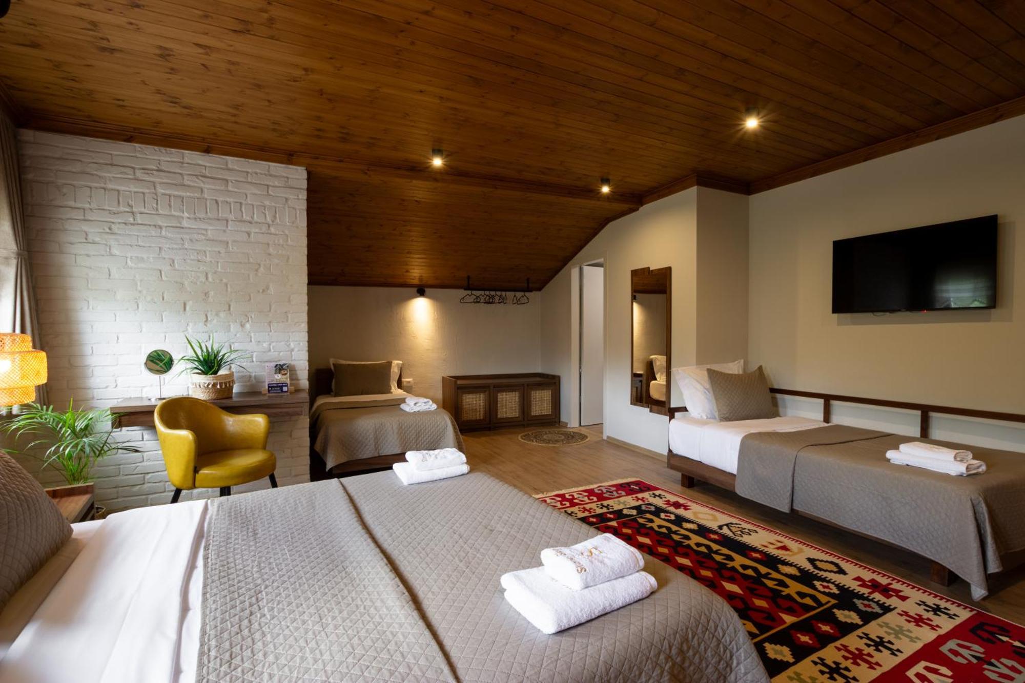 The Stone Sky Hotel Gjirokastër